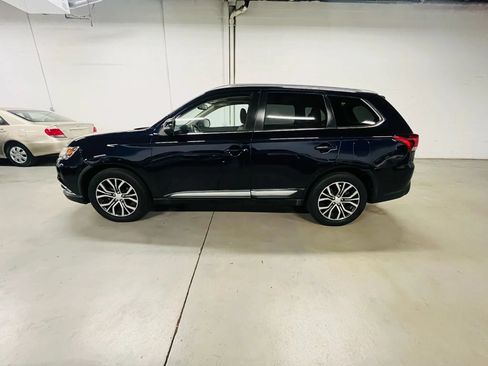 Used 2017 Mitsubishi Outlander GT AWD/4WD image 5