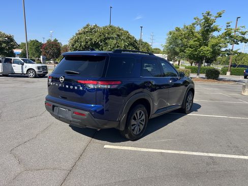 Used 2025 Nissan Pathfinder SV FWD image 5