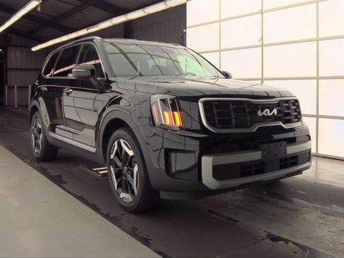 Used 2025 Kia Telluride S image 1