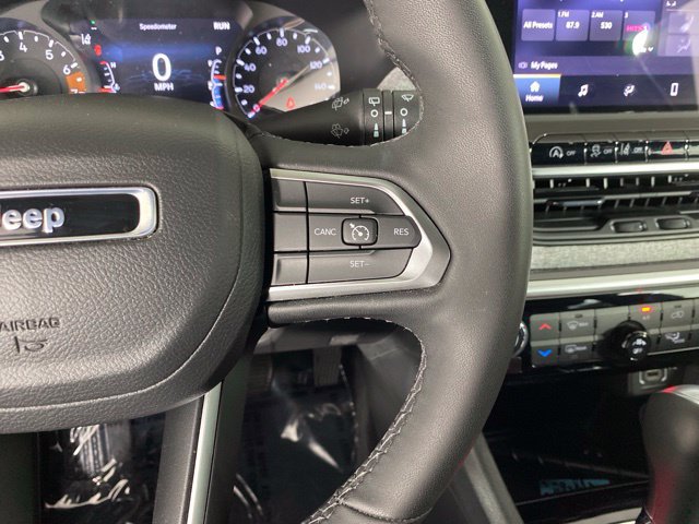 Used 2023 Jeep Compass Latitude AWD/4WD image 24