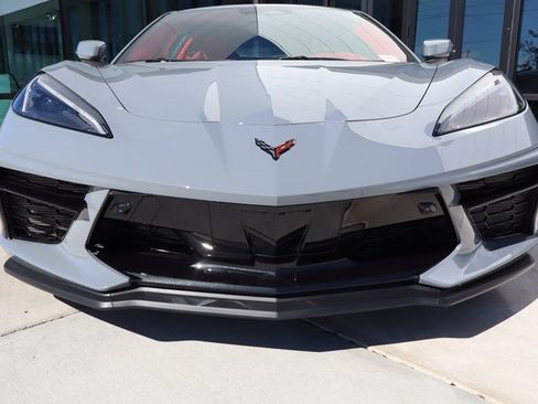 Used 2024 Chevrolet Corvette Stingray w/ Body-Color Dual Roof Package image 8