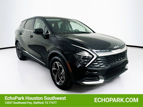 Used 2025 Kia Sportage LX image 1