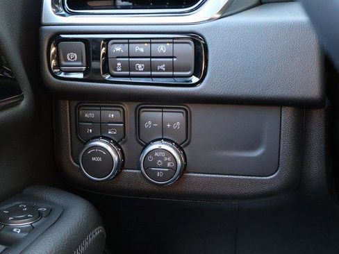 New 2026 GMC Yukon XL Denali w/ Sun & Power Step Package image 38