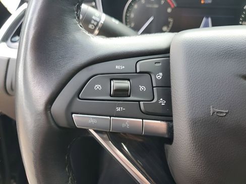 Used 2022 Cadillac XT6 Premium Luxury image 38