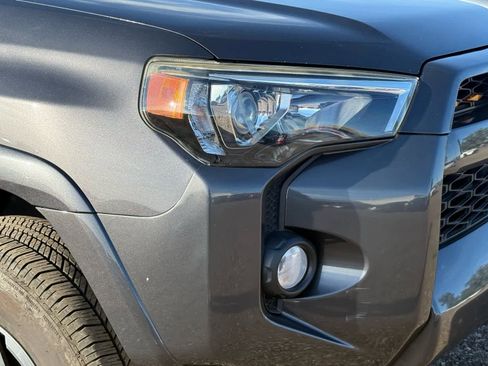 Used 2016 Toyota 4Runner SR5 image 12