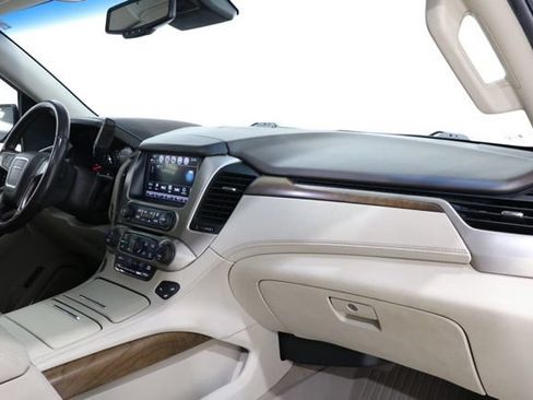 Used 2019 GMC Yukon Denali w/ Open Road Package AWD/4WD image 17