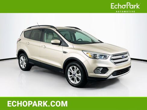 Used 2018 Ford Escape SE w/ SE Sync 3 Package AWD/4WD image 1