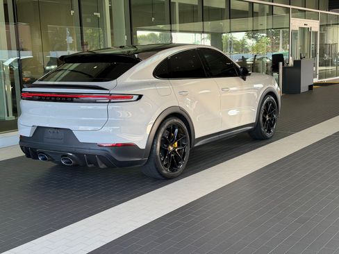Certified 2024 Porsche Cayenne Turbo GT AWD/4WD image 8