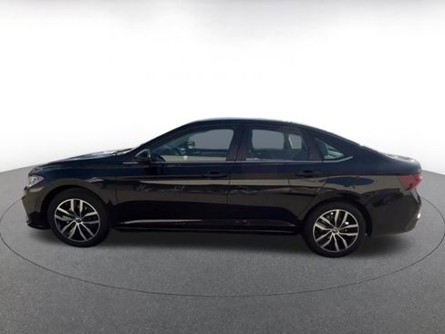 Used 2025 Volkswagen Jetta SE image 9