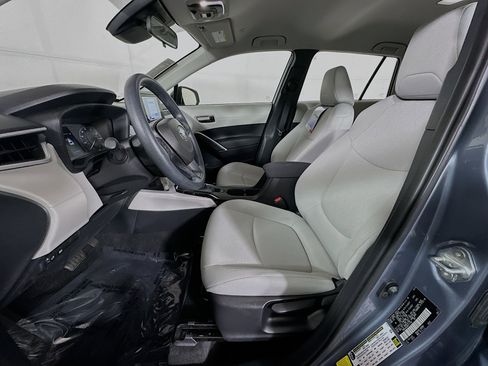 Used 2024 Toyota Corolla Cross L image 12