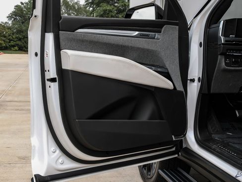 Used 2025 Cadillac Escalade V w/ LPO, ONYX Package AWD/4WD image 83