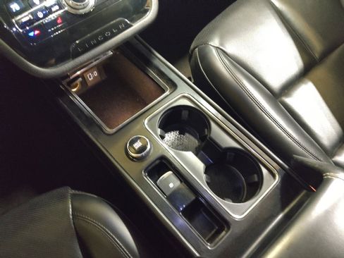 Used 2020 Lincoln Corsair AWD image 26