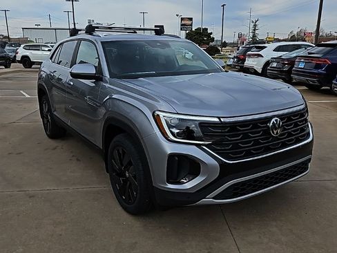 New 2026 Volkswagen Atlas Cross Sport SE AWD/4WD image 3
