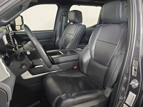 Used 2024 Toyota Tundra Platinum AWD/4WD image 17