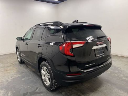 Used 2022 GMC Terrain SLE w/ Driver Convenience Package AWD/4WD image 4