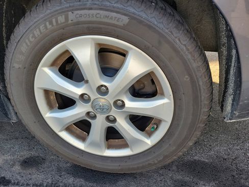 Used 2011 Toyota Camry LE w/ LE Extra-Value Pkg FWD image 7