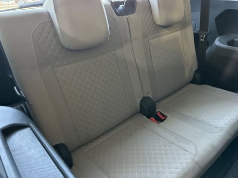 Used 2018 Volkswagen Tiguan S FWD image 17