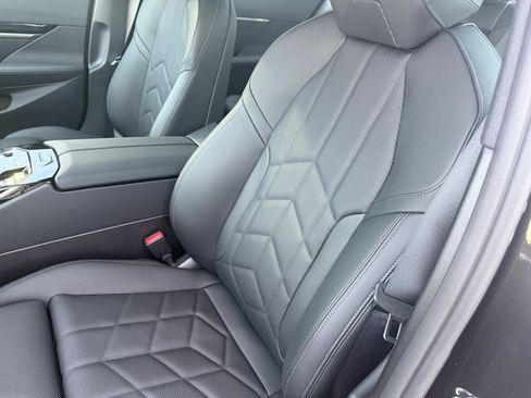 Used 2026 BMW 530i w/ Premium Package RWD image 22