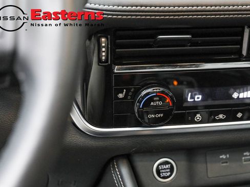 Used 2023 Nissan Rogue SL image 34