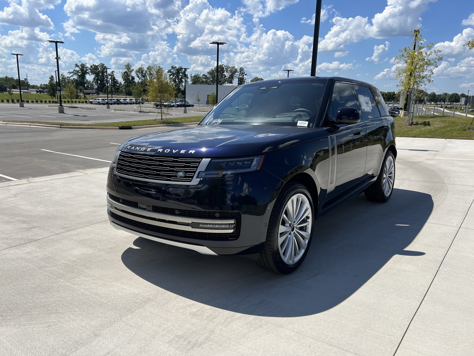 New 2026 Land Rover Range Rover SE AWD/4WD image 1