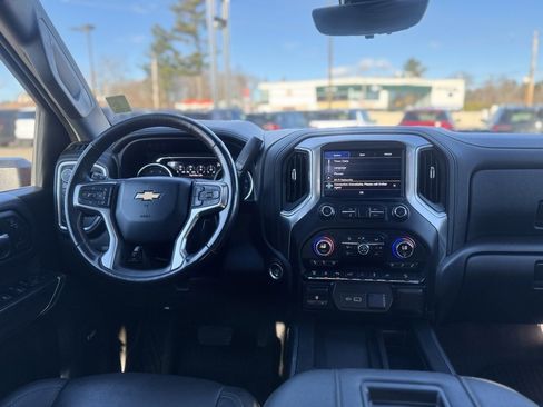 Used 2021 Chevrolet Silverado 3500 LTZ w/ LTZ Premium Package image 12