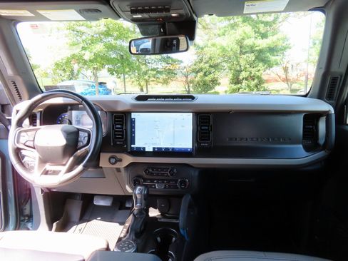 Certified 2022 Ford Bronco Wildtrak image 18