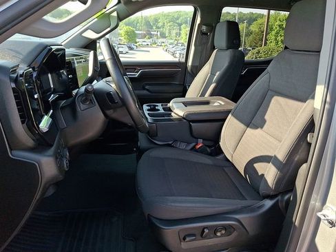 Used 2025 Chevrolet Silverado 1500 LT AWD/4WD image 13