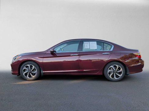 Used 2017 Honda Accord EX image 6