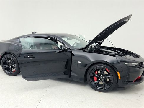 Certified 2021 Chevrolet Camaro LT image 13