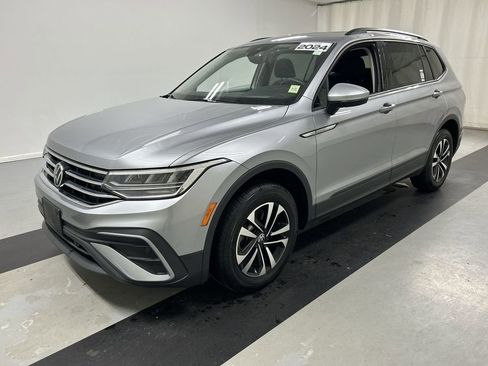 Certified 2024 Volkswagen Tiguan S image 5