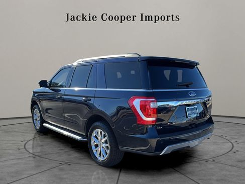 Used 2021 Ford Expedition XLT image 3