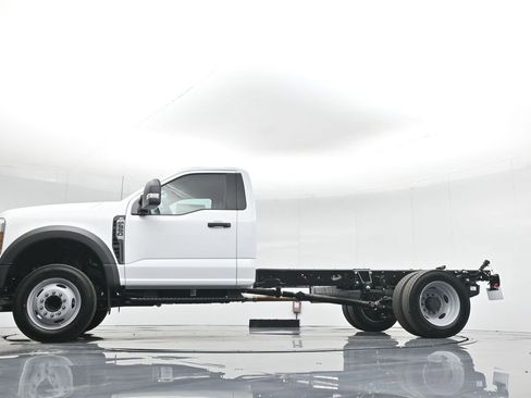 New 2025 Ford F550 2WD Regular Cab Super Duty image 7
