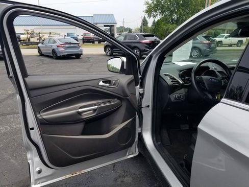 Used 2018 Ford Escape SEL w/ Ford Safe & Smart Package FWD image 10