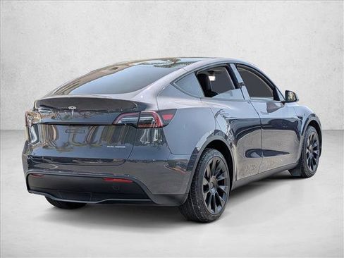 Used 2022 Tesla Model Y Long Range AWD/4WD image 6