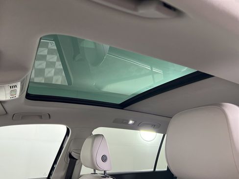 Used 2020 Volkswagen Tiguan SEL image 22