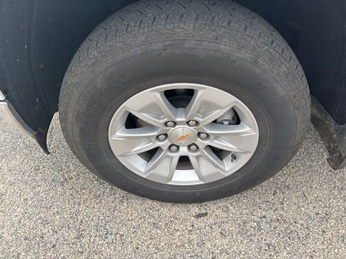 Used 2025 Chevrolet Silverado 1500 LT image 10