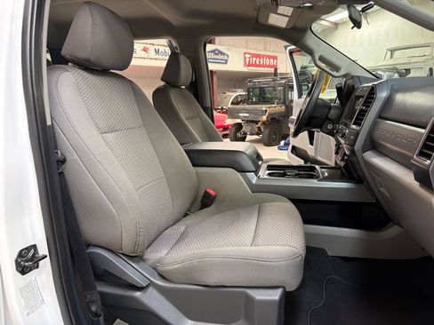 Used 2022 Ford F350 XLT w/ XLT Premium Package AWD/4WD image 36