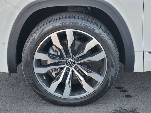 Used 2022 Volkswagen Atlas SEL Premium image 10