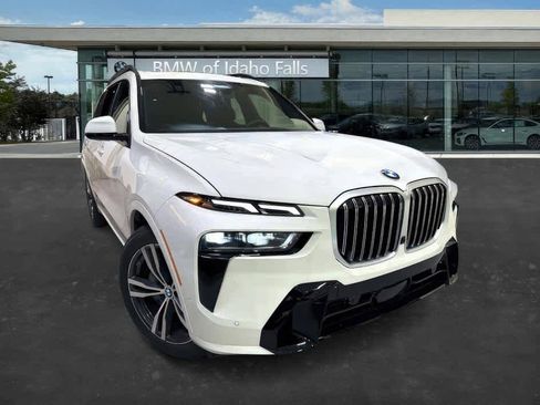 New 2026 BMW X7 xDrive40i w/ M Sport Package AWD/4WD image 1