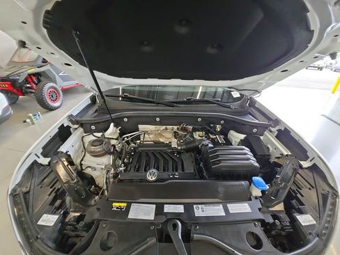 Used 2020 Volkswagen Atlas Cross Sport SE AWD/4WD image 24