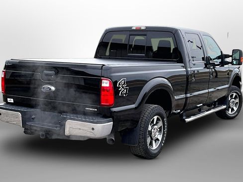 Used 2016 Ford F250 Lariat w/ Lariat Interior Package image 11