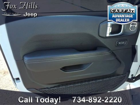 Certified 2021 Jeep Gladiator Overland w/ Popular Equipment Package image 14