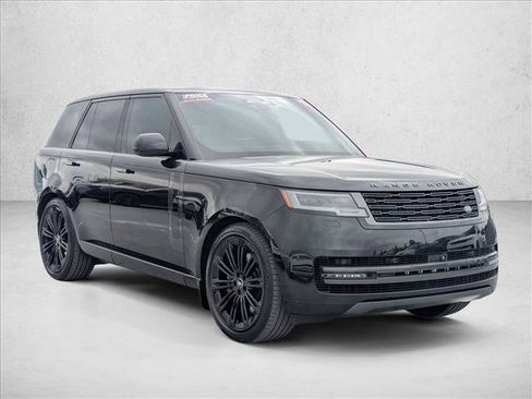 Used 2025 Land Rover Range Rover SE AWD/4WD image 3