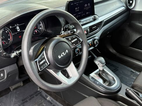 Used 2023 Kia Forte LXS w/ LXS Technology Package FWD image 11