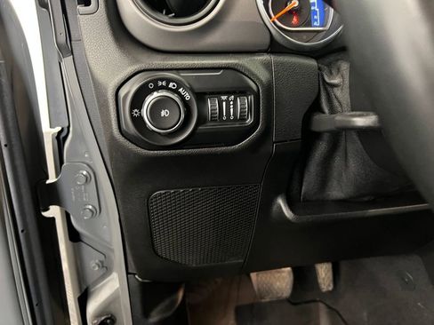 Used 2021 Jeep Wrangler Sport image 25