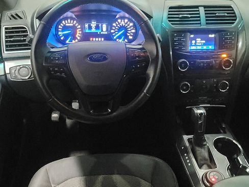 Used 2016 Ford Explorer XLT image 22