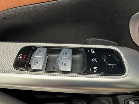 Used 2023 Mercedes-Benz GLC 300 image 37