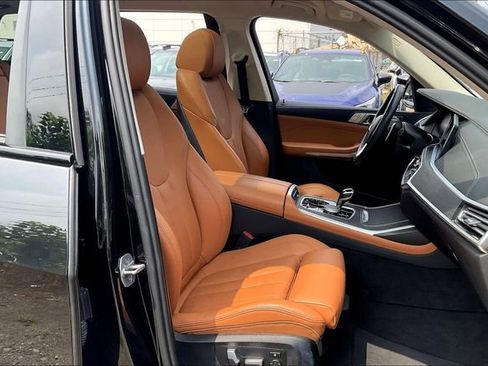 Used 2022 BMW X7 xDrive40i w/ Premium Package image 6