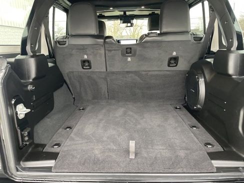 Used 2024 Jeep Wrangler Unlimited Rubicon image 12