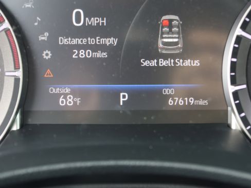 Used 2022 Toyota Highlander XLE FWD image 16